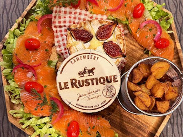 La Côte Rotie PLANCHE RUSTIQUE.jpg